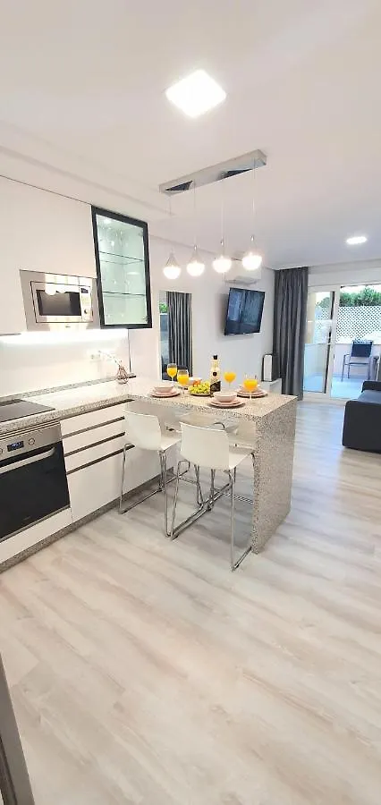 Lovely Apartment On The Beach In Marbella 0*,